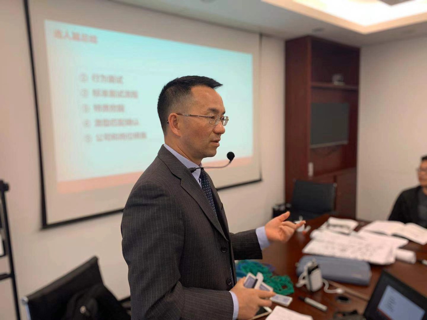 【青年干部成长导师-龙飞老师】12月19号龙飞老师在上海讲授《非人力资源的人力资源管理》课程完美结束